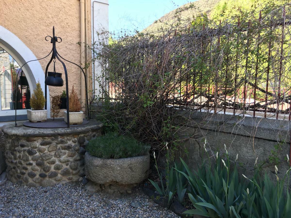L'Auberge Catalane Latour-de-Carol Zewnętrze zdjęcie