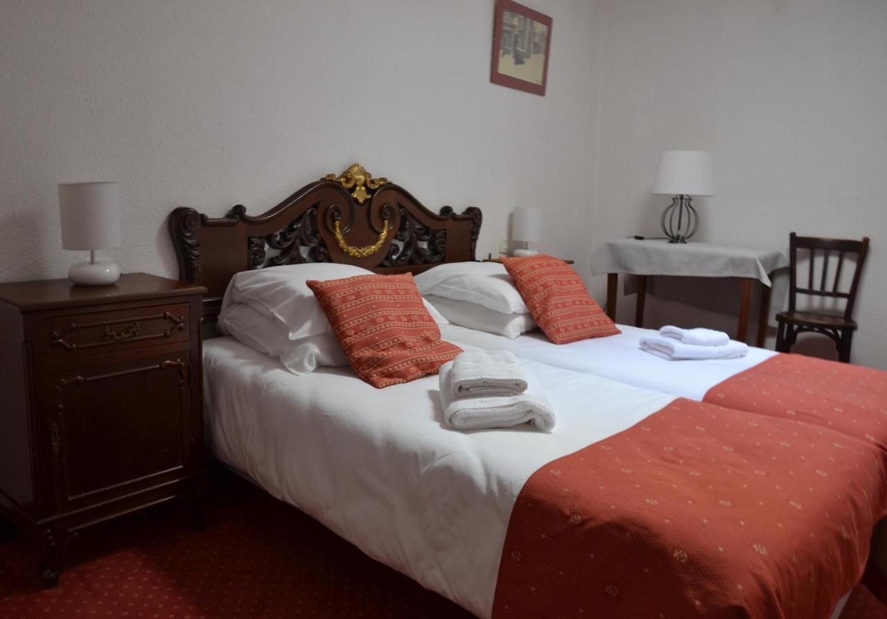 L'Auberge Catalane Latour-de-Carol Zewnętrze zdjęcie